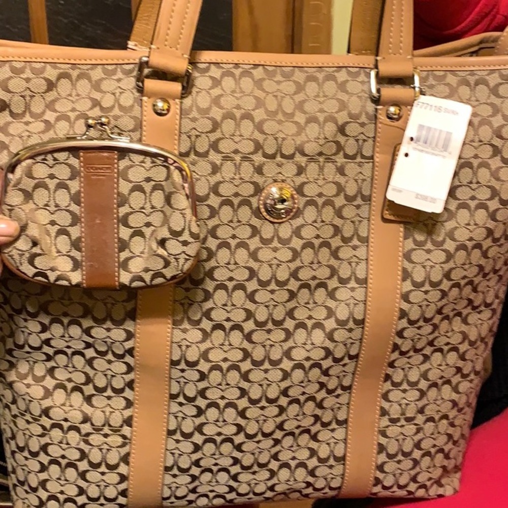 Coach over sized tote and change purse set